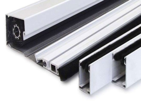 Zanzariera a Rullo Avvolgibile Verticale per Finestra SLIM Riducibile 3